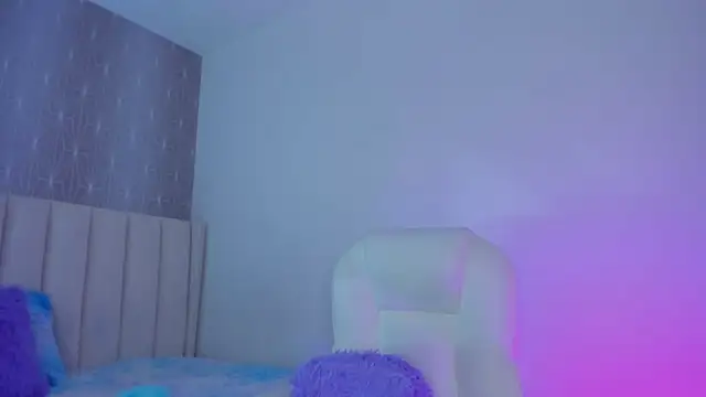 Snapshot of MiissCharlotte chatting on November 2025 03:39:01 AM MiissCharlotte online show from November 2025 03:39:01 AM