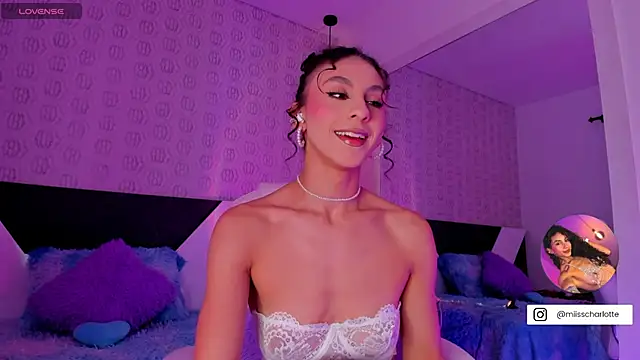 Snapshot of MiissCharlotte chatting on November 2025 12:13:01 AM MiissCharlotte online show from November 2025 12:13:01 AM