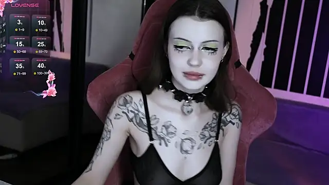 prettybones online show from September 2025 10:31:02 PM