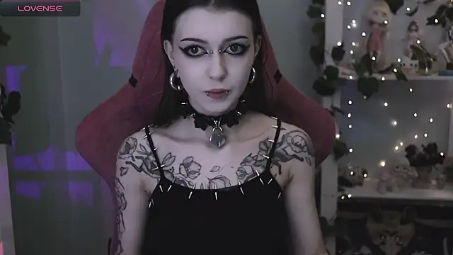 prettybones online show from June 2026 09:40:01 PM