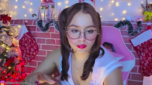 Juanelopez1 online show from December 2025 05:05:01 AM