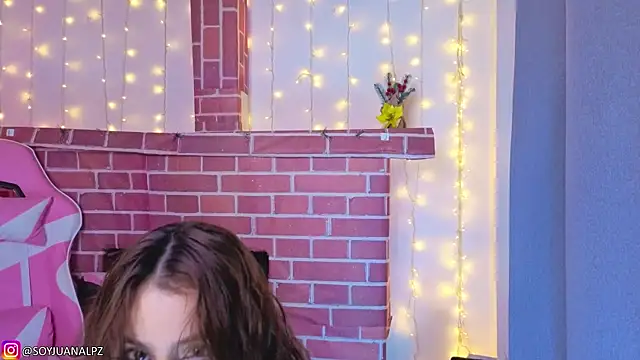 Snapshot of Juanelopez1 chatting on January 2026 02:05:01 AM Juanelopez1 online show from January 2026 02:05:01 AM