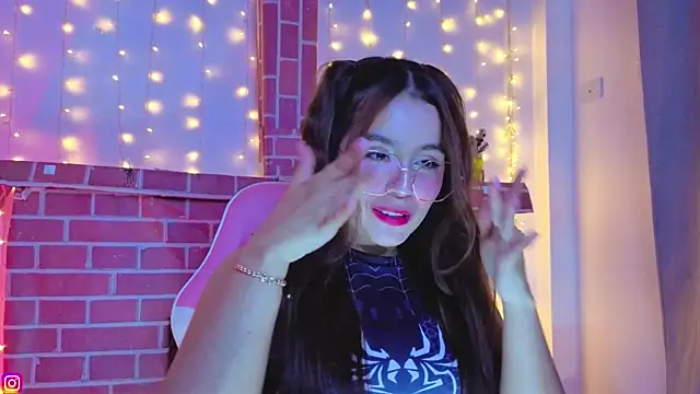 Snapshot of Juanelopez1 chatting on February 2026 03:18:01 AM Juanelopez1 online show from February 2026 03:18:01 AM