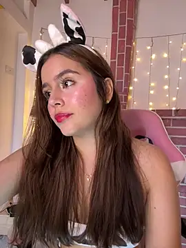 Snapshot of Juanelopez1 chatting on March 2026 03:33:01 AM Juanelopez1 online show from March 2026 03:33:01 AM