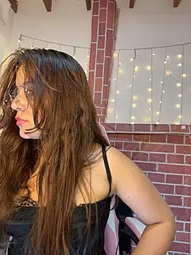 Juanelopez1 online show from June 2026 03:59:02 AM