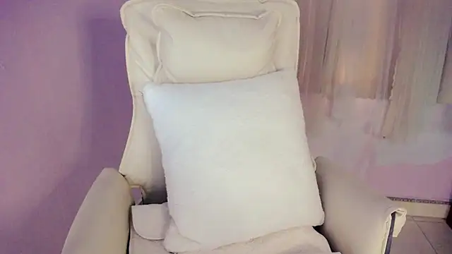 Snapshot of __18Angel__ chatting on November 2025 06:46:02 AM 18Angel online show from November 2025 06:46:02 AM