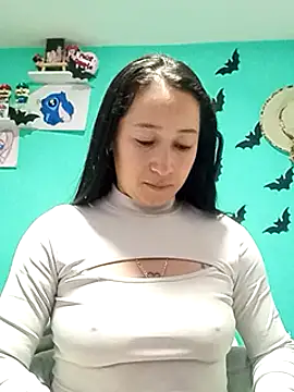 emilypoppy3 online show from February 2025 01:44:01 PM