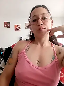 emilypoppy3 online show from April 2026 09:48:02 PM