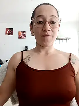 emilypoppy3 online show from April 2026 05:50:02 PM