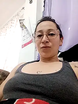 emilypoppy3 online show from April 2026 10:10:02 PM