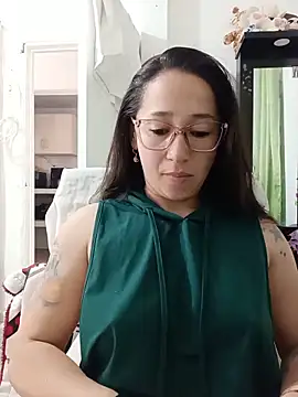 emilypoppy3 online show from June 2026 07:17:01 PM