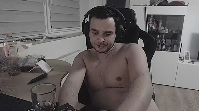 SharkLuigi online show from September 2025 10:47:01 PM