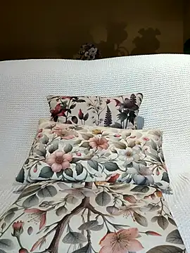 Melody87 online show from November 2025 08:08:01 PM