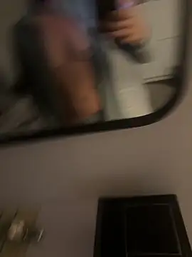 Snapshot of Guitccch chatting on November 2025 09:03:01 PM Guitccch online show from November 2025 09:03:01 PM