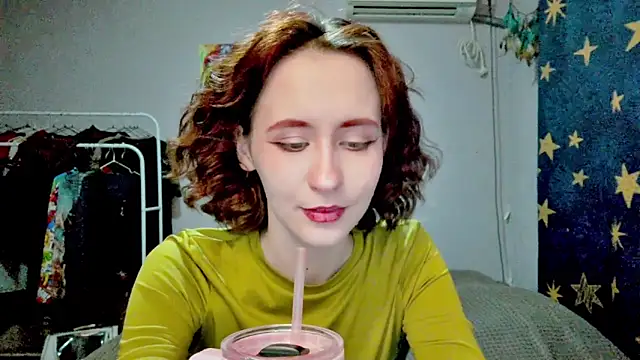 Snapshot of JoannaTompson chatting on March 2026 01:44:02 AM JoannaTompson online show from March 2026 01:44:02 AM