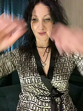 Snapshot of Katie-n chatting on January 2025 10:32:01 AM Katie-n online show from January 2025 10:32:01 AM