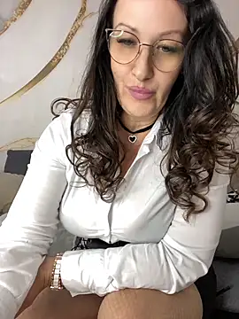 Snapshot of Katie-n chatting on June 2026 02:41:02 PM Katie-n online show from June 2026 02:41:02 PM