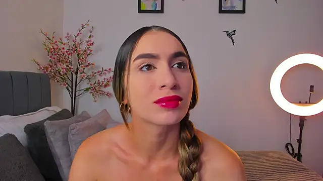 im sarah34 online show from February 2025 06:30:02 AM