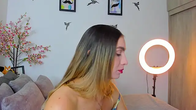 im sarah34 online show from March 2025 04:32:01 AM