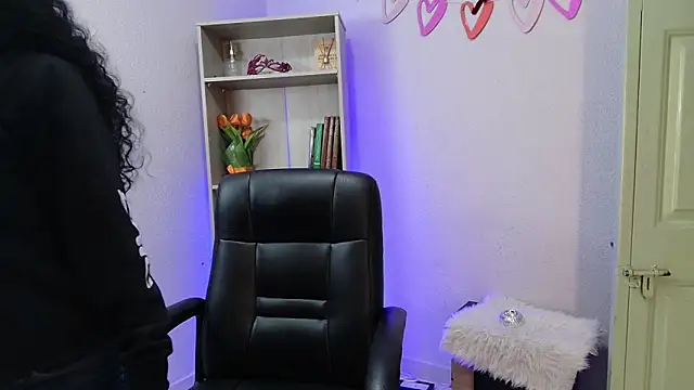 Snapshot of B00bs_paradise chatting on February 2025 09:42:01 AM B00bs paradise online show from February 2025 09:42:01 AM