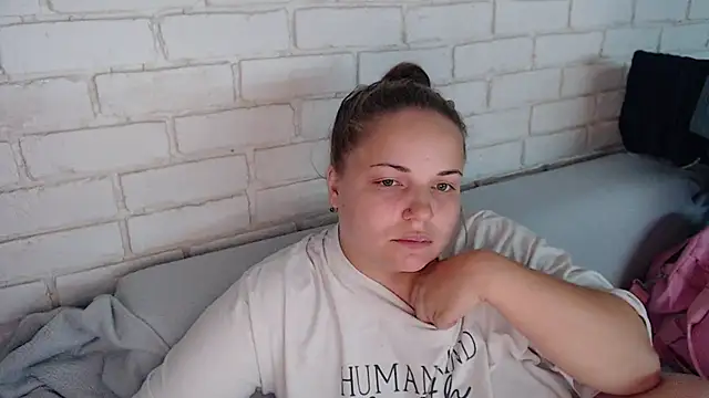 Crazyy girl  online show from September 2025 03:46:01 PM