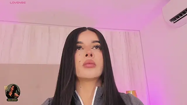kaylarossi online show from May 2026 06:38:02 PM