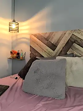 Snapshot of EmmilyBrant chatting on January 2025 04:19:01 AM EmmilyBrant online show from January 2025 04:19:01 AM