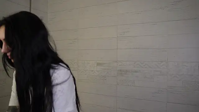 Snapshot of LindaWarners chatting on October 2025 04:16:01 PM LindaWarners online show from October 2025 04:16:01 PM