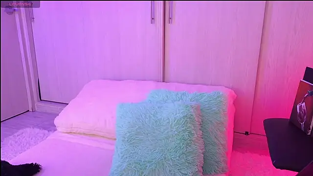 Snapshot of Yues050600 chatting on February 2025 02:05:02 AM Yues050600 online show from February 2025 02:05:02 AM