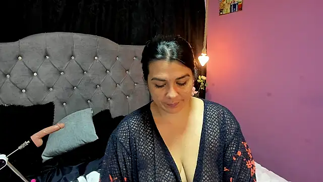 martina foxy  online show from February 2025 06:32:02 PM