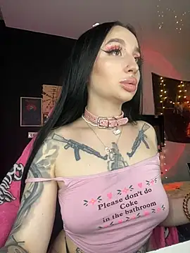 Molly  Moon online show from December 2024 11:41:01 AM