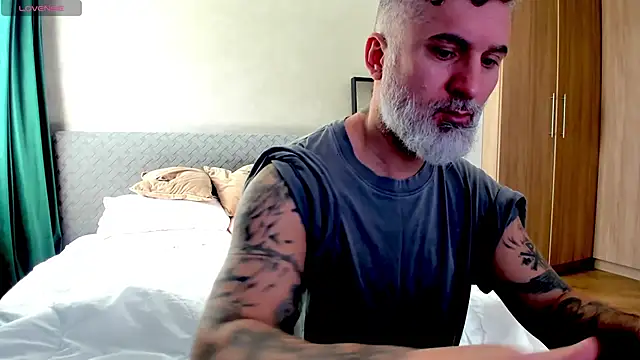 Snapshot of BlowMyXXL chatting on February 2025 10:48:02 AM BlowMyXXL online show from February 2025 10:48:02 AM