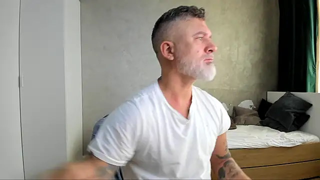 Snapshot of BlowMyXXL chatting on September 2025 04:56:02 AM BlowMyXXL online show from September 2025 04:56:02 AM