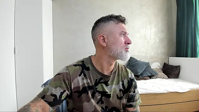 Snapshot of BlowMyXXL chatting on September 2025 06:13:01 AM BlowMyXXL online show from September 2025 06:13:01 AM