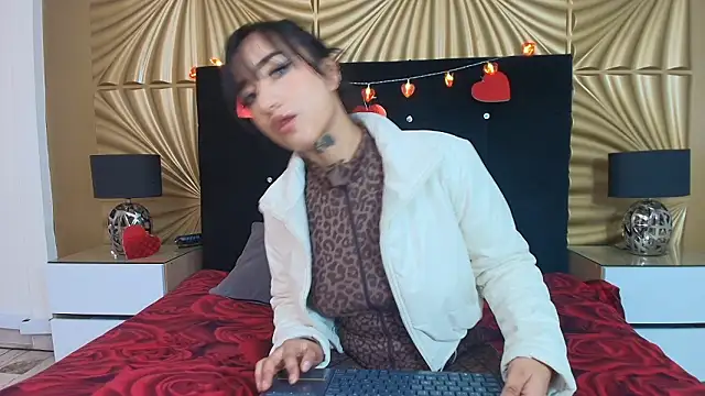 emmily keller19 online show from February 2026 01:16:01 PM