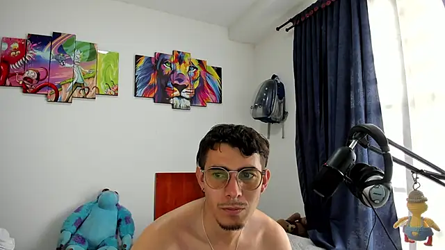 MauroD17 online show from May 2026 08:25:02 PM