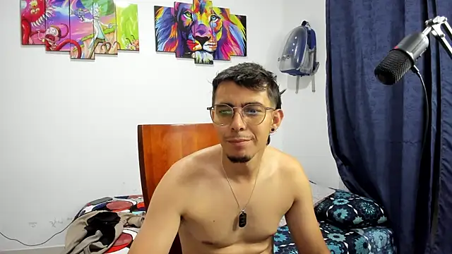 MauroD17 online show from June 2026 01:32:01 AM