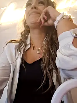 lauramcdowell1 online show from October 2025 10:39:02 PM