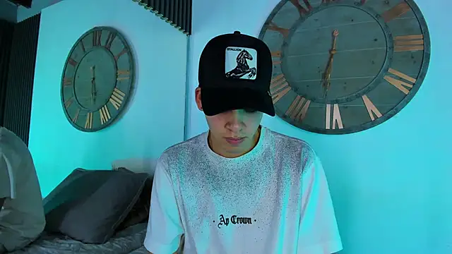 Mike 0233  online show from February 2025 07:29:01 AM