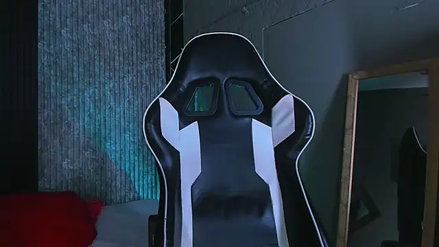 Mike 0233  online show from March 2025 04:27:01 AM