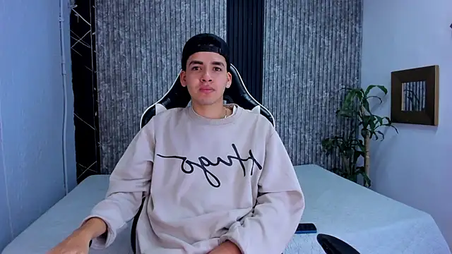 Mike 0233  online show from September 2025 03:51:01 AM