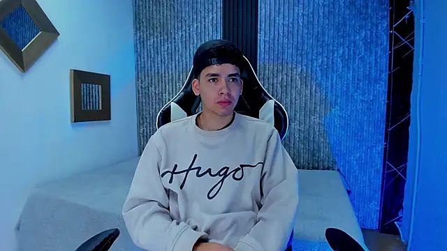 Mike 0233  online show from December 2025 03:58:02 AM