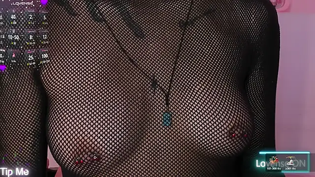 Snapshot of violeth_hill chatting on November 2025 07:08:02 PM violeth hill online show from November 2025 07:08:02 PM