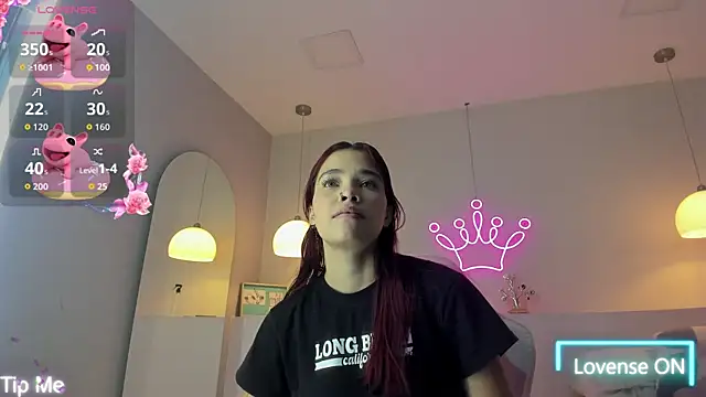 Snapshot of violeth_hill chatting on November 2025 06:30:02 PM violeth hill online show from November 2025 06:30:02 PM