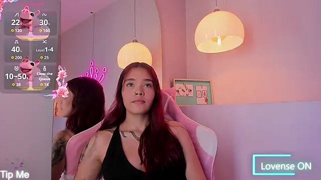 Snapshot of violeth_hill chatting on November 2025 08:24:02 PM violeth hill online show from November 2025 08:24:02 PM