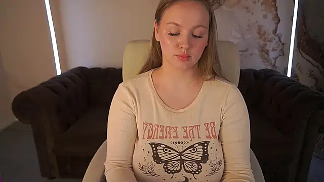 Snapshot of LylaYeess chatting on December 2024 11:11:02 AM LylaYeess online show from December 2024 11:11:02 AM