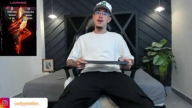 Snapshot of CodyWalkerR chatting on February 2026 05:13:02 AM CodyWalkerR online show from February 2026 05:13:02 AM