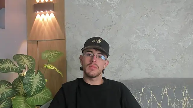 Snapshot of CodyWalkerR chatting on June 2026 05:33:02 PM CodyWalkerR online show from June 2026 05:33:02 PM