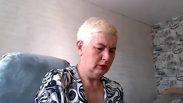 NicoleOlla online show from September 2025 02:44:02 AM