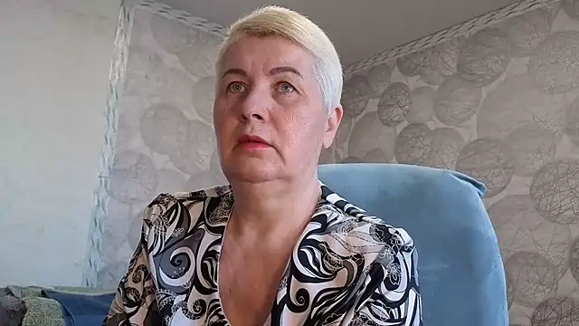 NicoleOlla online show from February 2026 02:01:02 AM